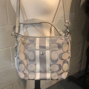 Women signature coach handbag
